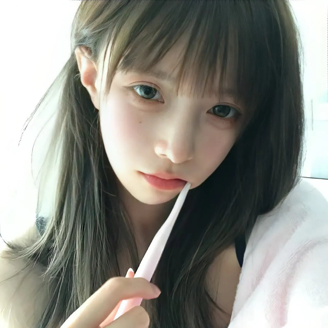 穿蓝衣的男孩
